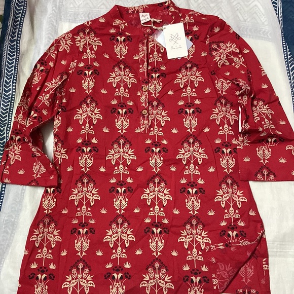MYX Tops - MYX modern traditional cotton top for woman. Red color. S Size